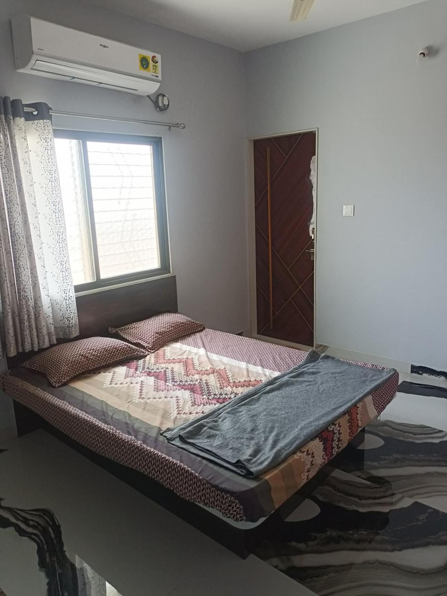 Matoshree Guesthouse Akalkot Экстерьер фото